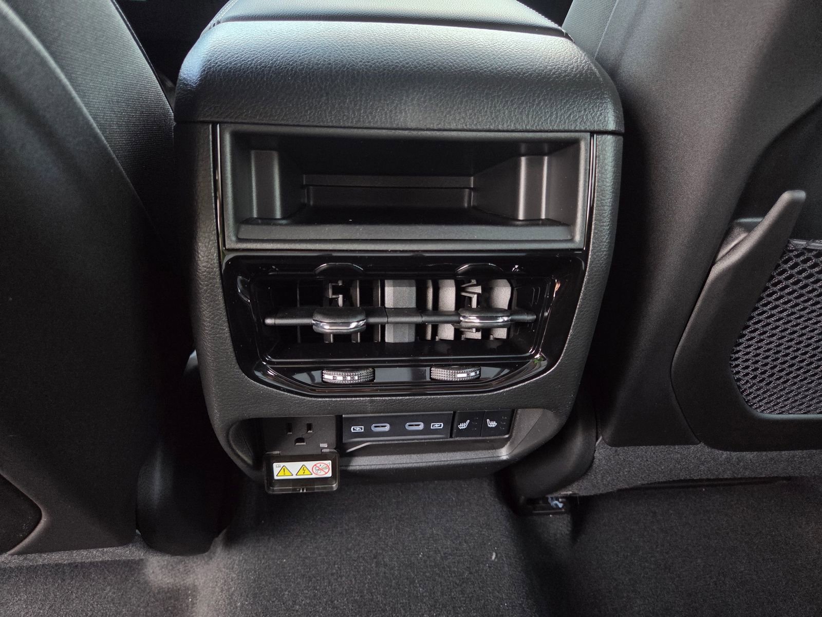 New 2026 Jeep Grand Cherokee Limited RWD image 18