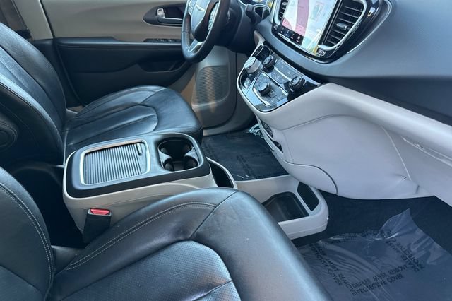 Used 2022 Chrysler Pacifica Touring-L FWD image 20