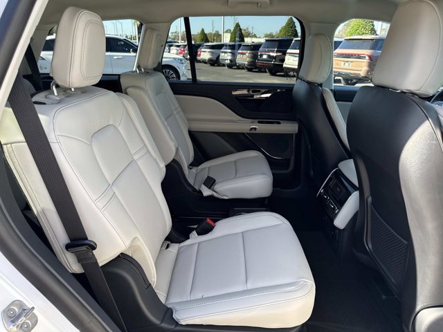 New 2026 Lincoln Aviator 2WD image 22