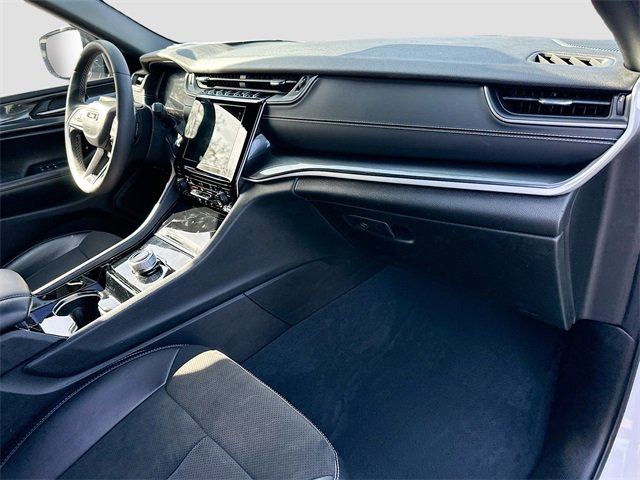 Used 2023 Jeep Grand Cherokee Altitude image 29