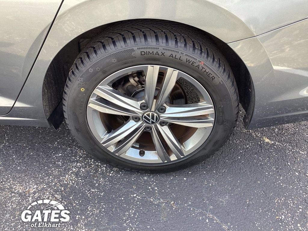 Used 2024 Volkswagen Jetta SE FWD image 33