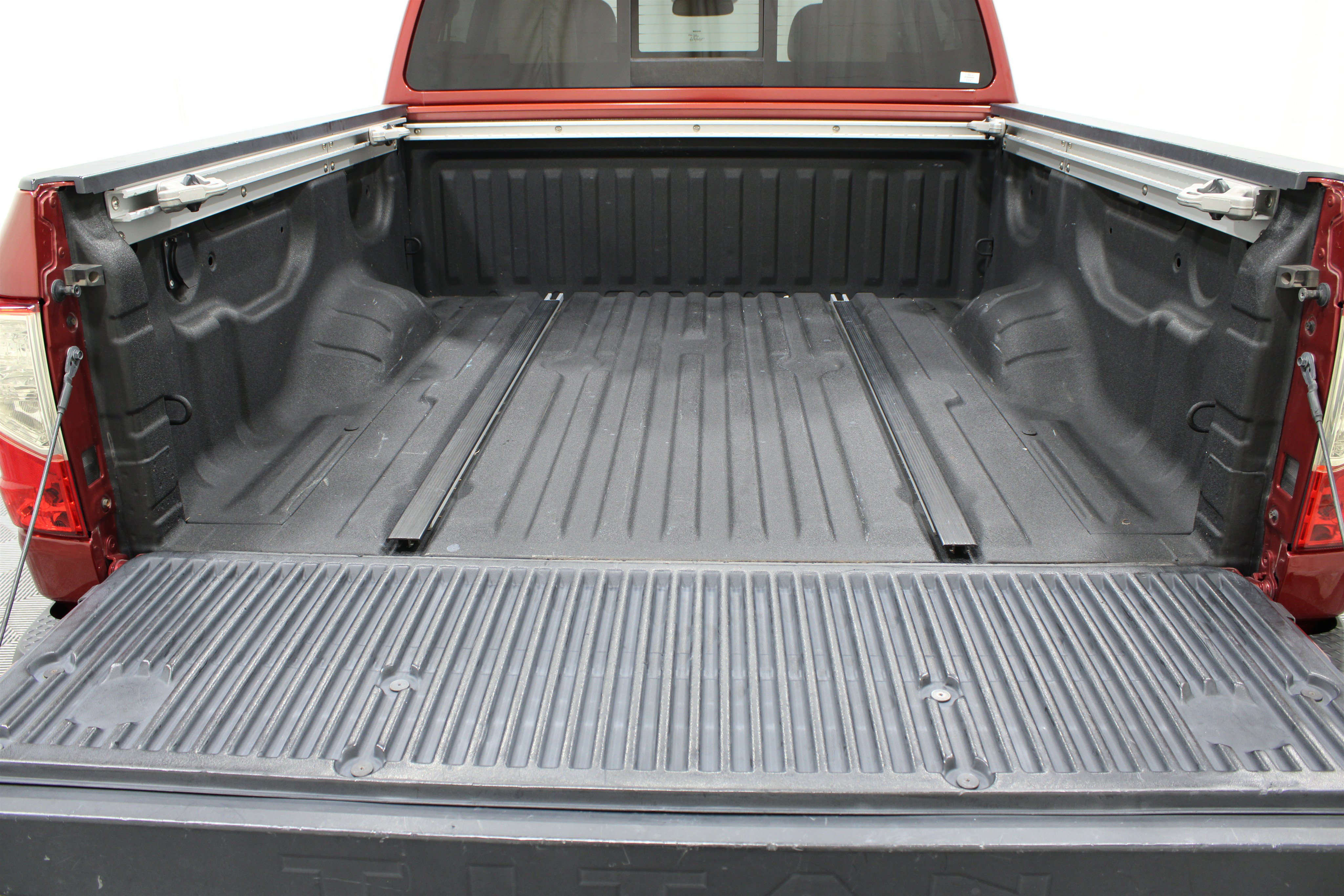 Used 2017 Nissan Titan SL w/ SL Towing Convenience Package RWD image 36
