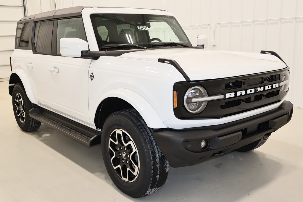 New 2025 Ford Bronco Outer Banks image 2