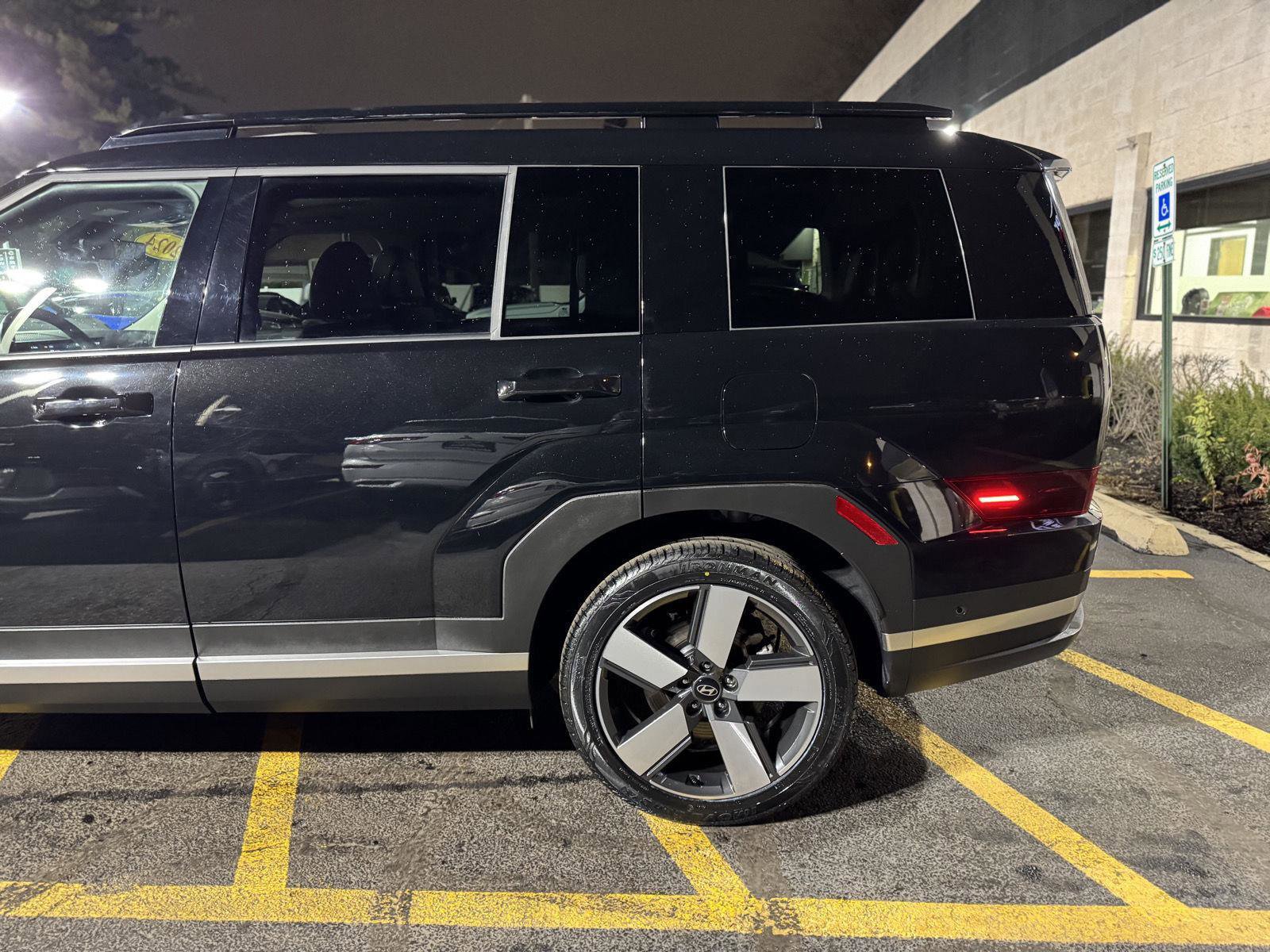 Used 2024 Hyundai Santa Fe Limited image 22