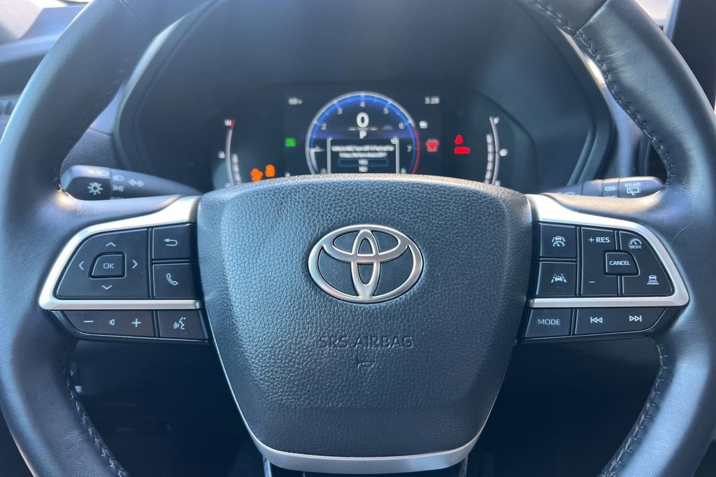 Certified 2025 Toyota Grand Highlander AWD image 25
