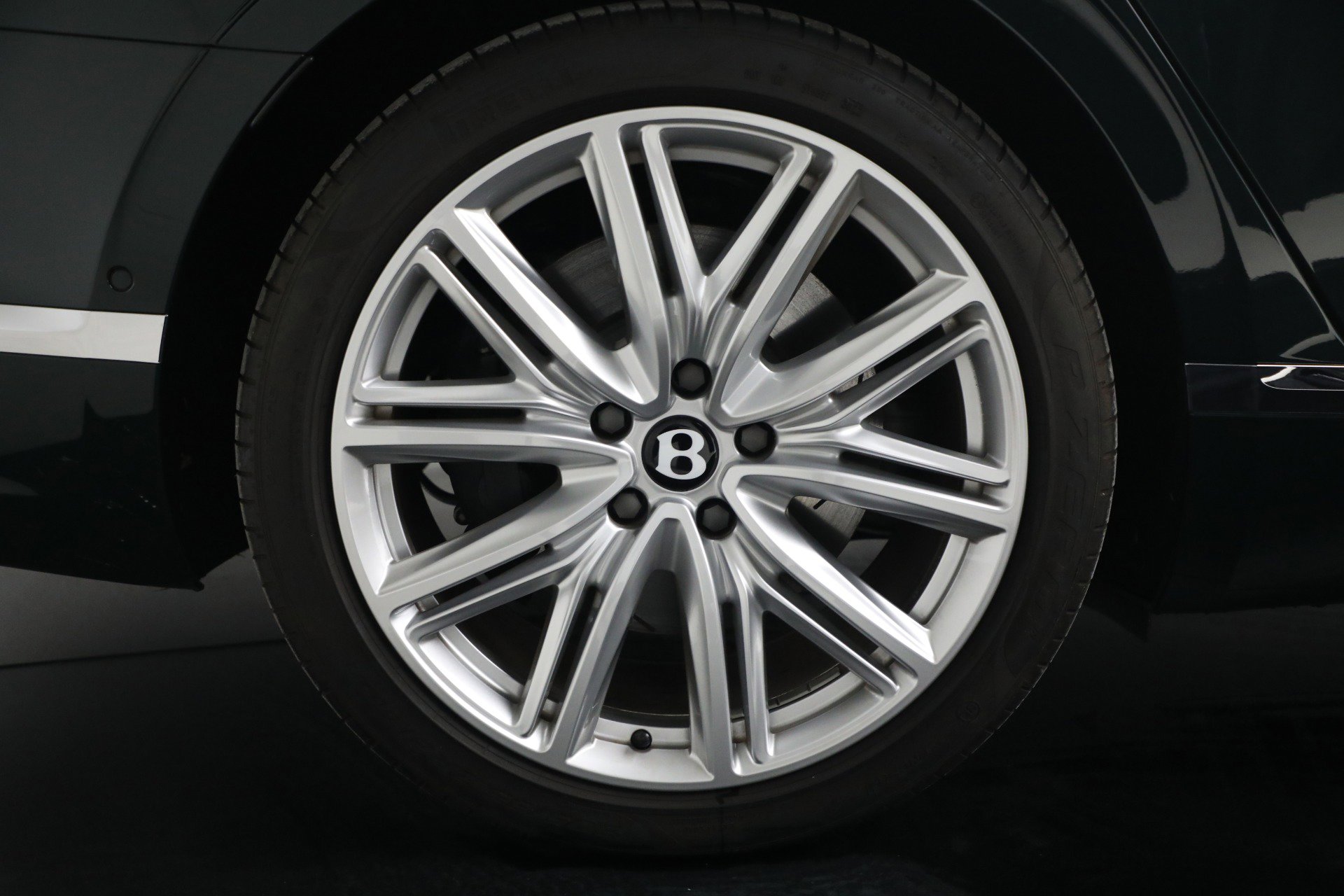 Used 2023 Bentley Flying Spur Plug-In Hybrid image 12