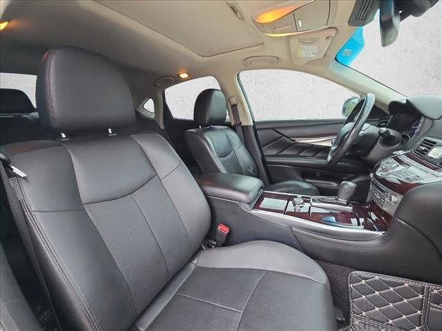 Used 2019 INFINITI Q70 Luxe RWD image 19