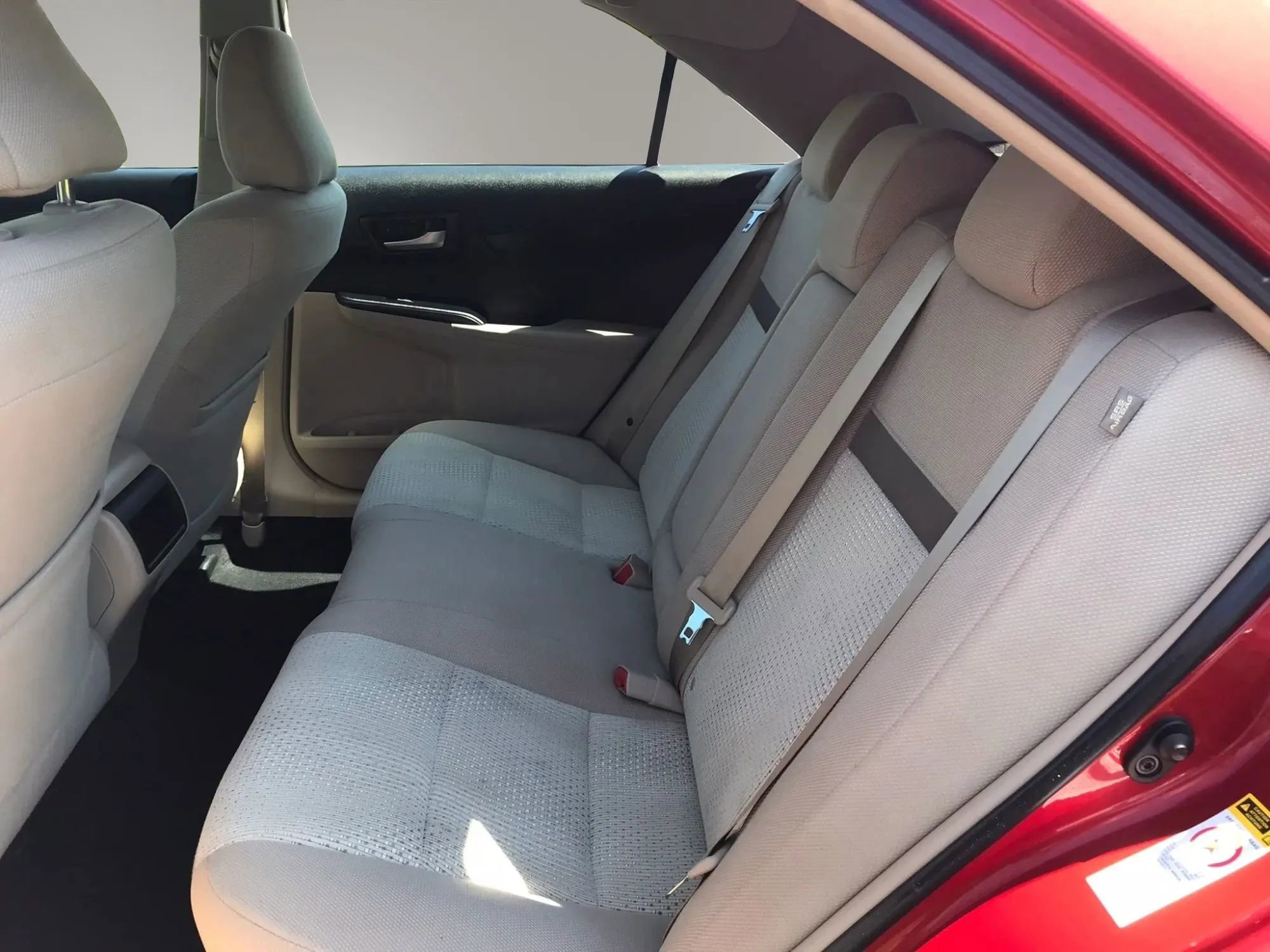 Used 2014 Toyota Camry LE FWD image 31