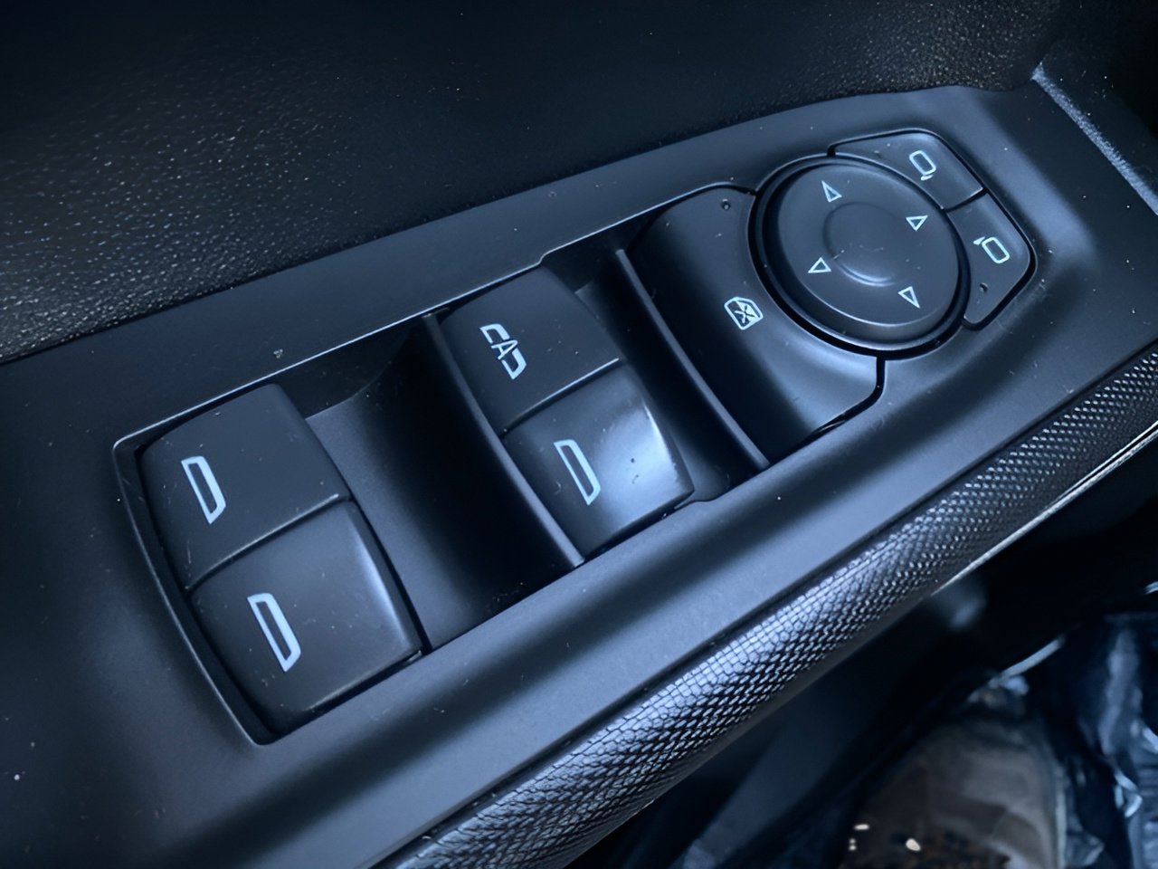 Used 2022 Chevrolet Silverado 1500 Custom Trail Boss w/ LPO, Dark Essentials Package image 17