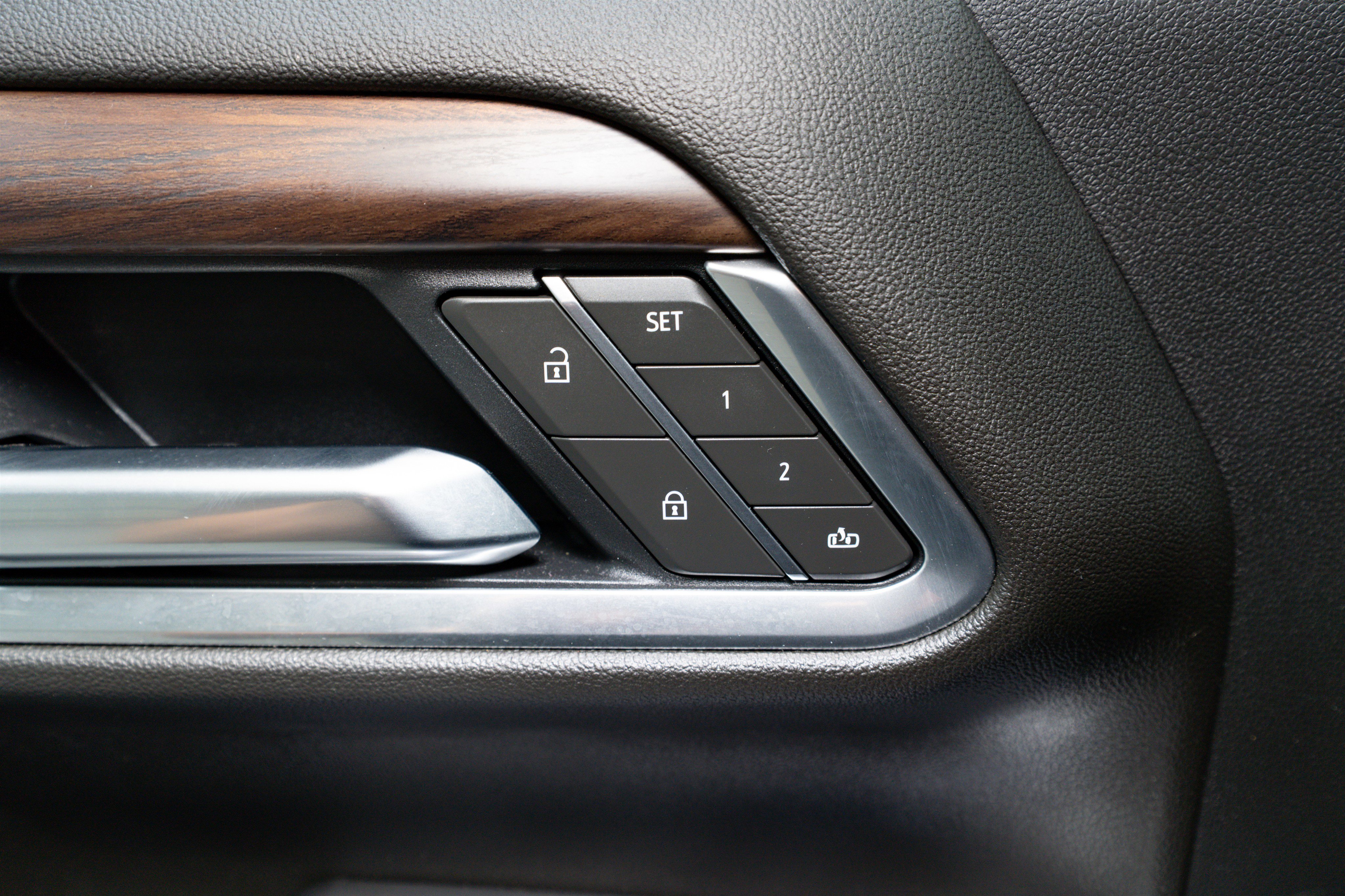 Used 2025 GMC Sierra 2500 SLT w/ SLT Premium Package image 15