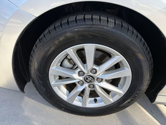 Used 2025 Toyota Camry LE FWD image 31