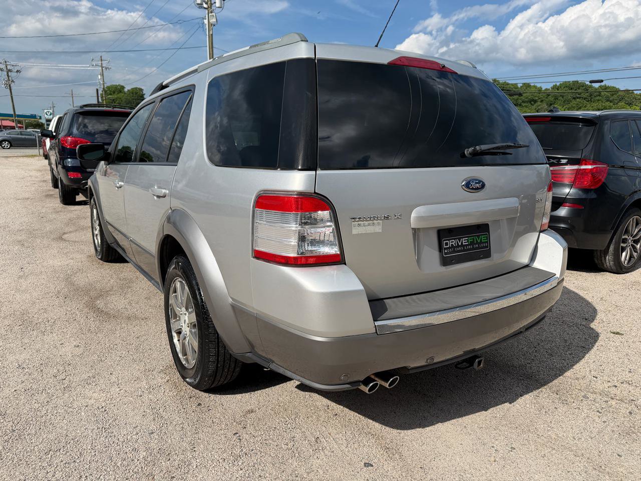 Used 2009 Ford Taurus X SEL FWD image 3