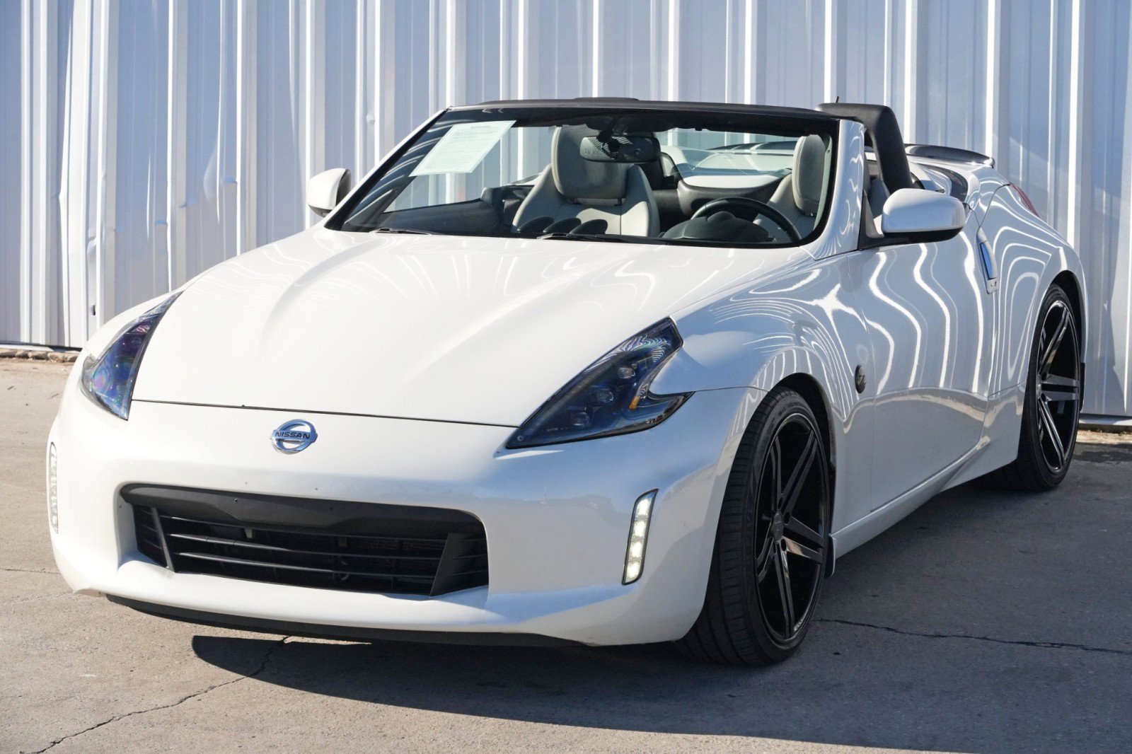 Used 2014 Nissan 370Z Touring w/ Sport Package image 41