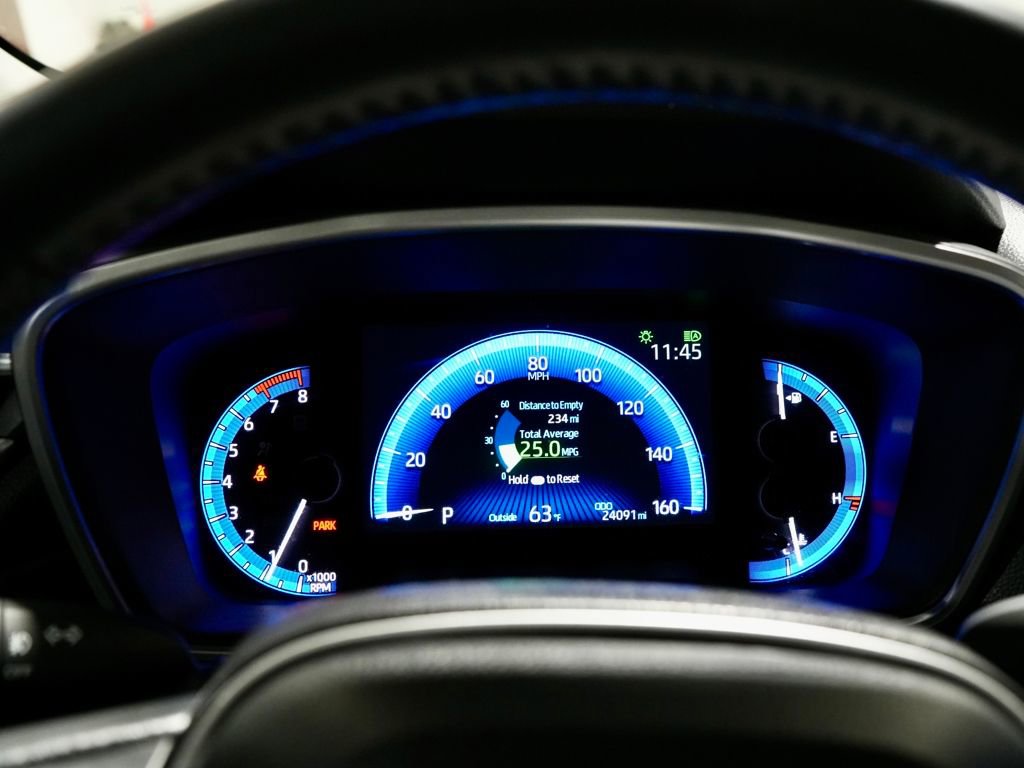 Used 2022 Toyota Corolla Cross XLE image 15