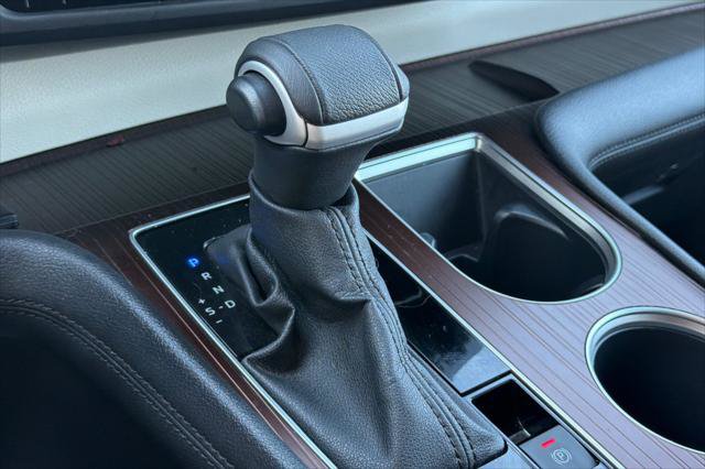 Certified 2023 Toyota Sienna XLE FWD image 23