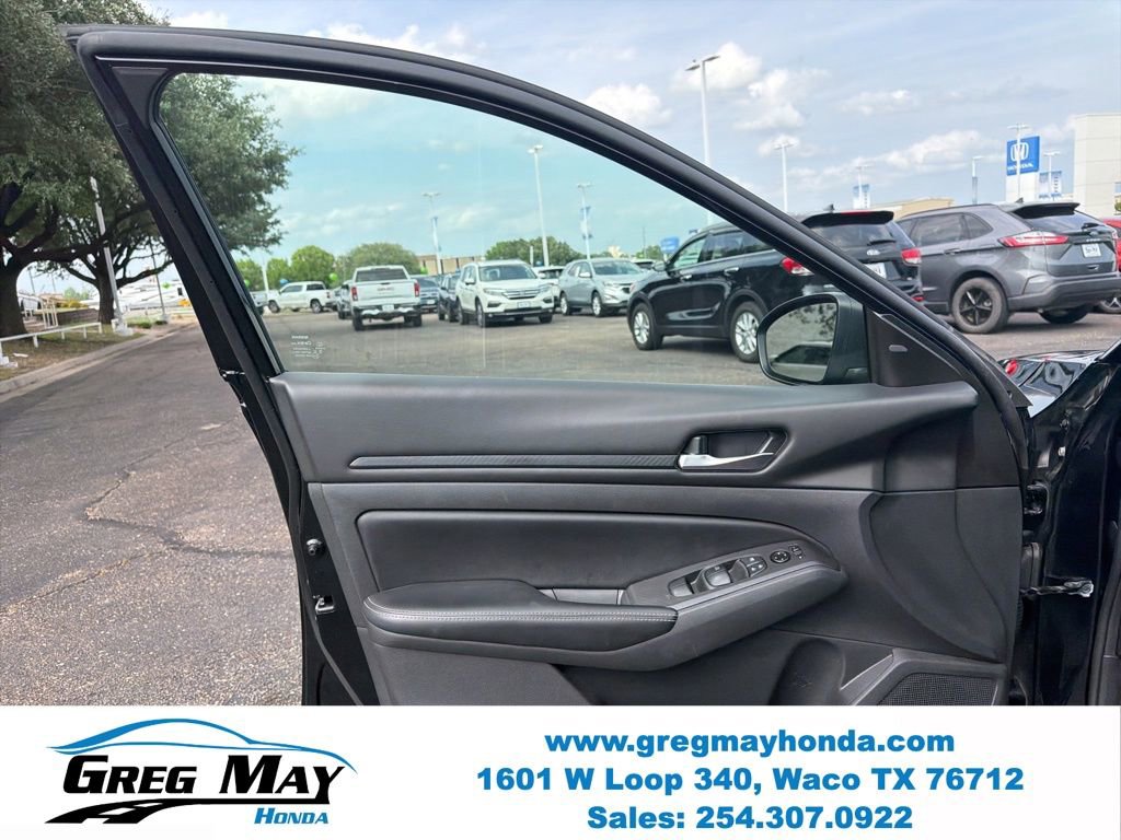 Used 2024 Nissan Altima 2.5 SV image 9