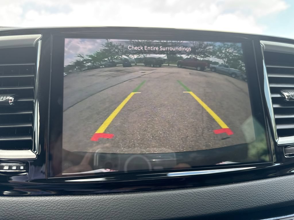 Certified 2023 Chrysler Pacifica Touring-L FWD image 22