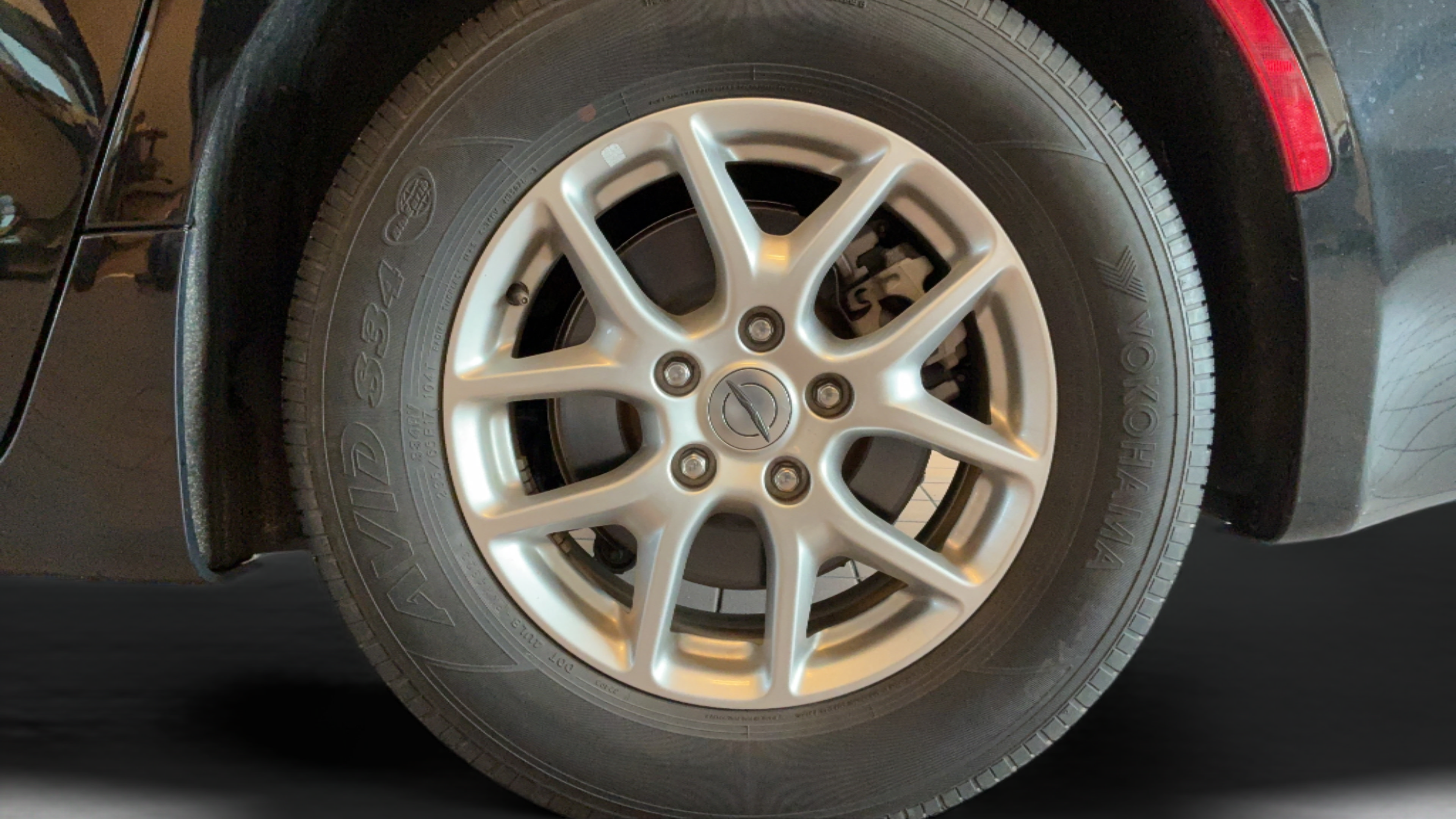 Used 2024 Chrysler Pacifica Touring-L FWD image 45