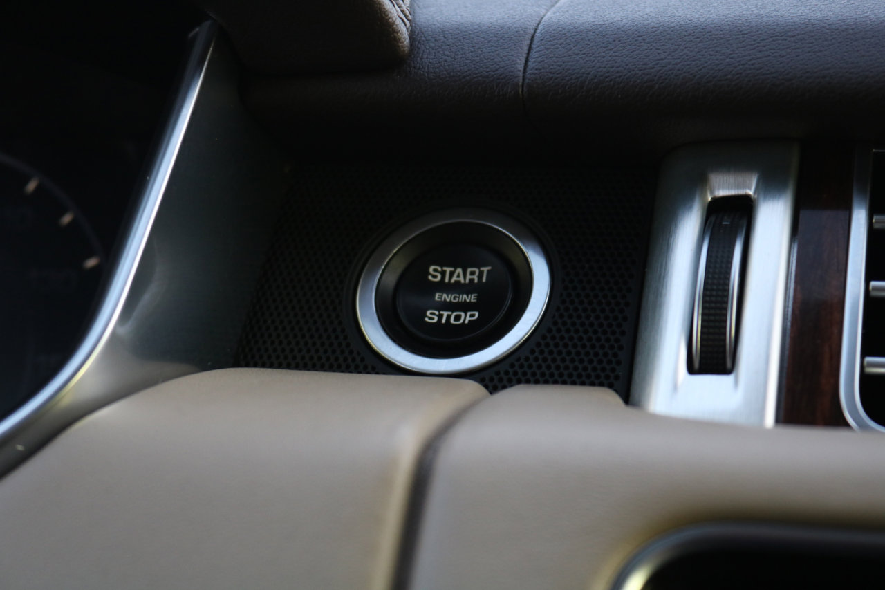 Used 2016 Land Rover Range Rover Supercharged image 28