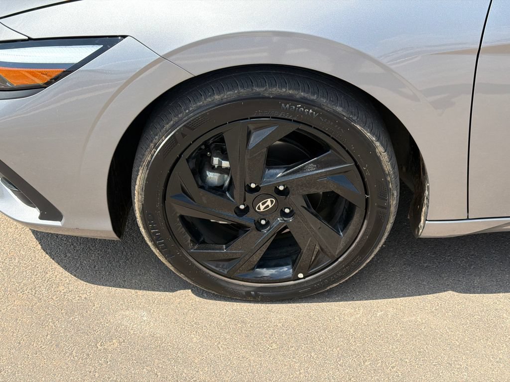 Certified 2026 Hyundai Elantra Sport FWD image 11