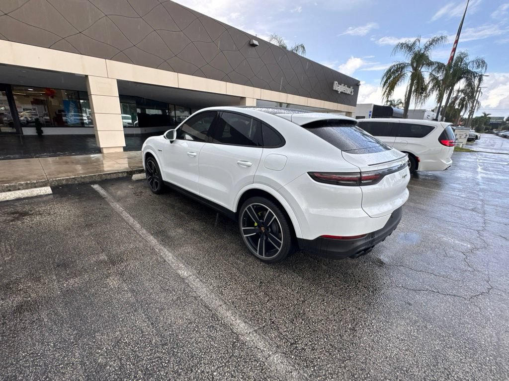 Used 2023 Porsche Cayenne Coupe AWD/4WD image 29