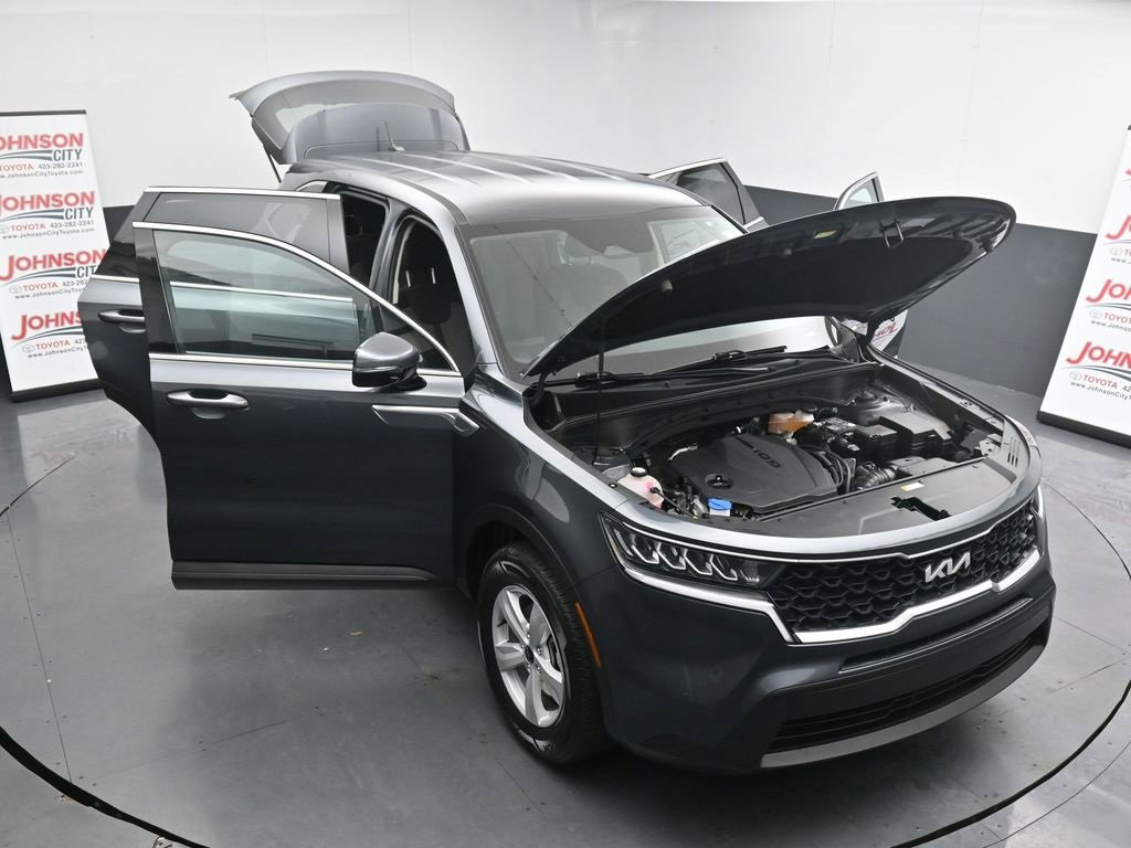Used 2023 Kia Sorento LX image 42