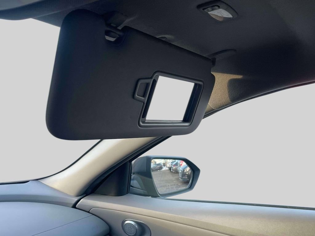 Used 2023 Hyundai Elantra SEL image 30