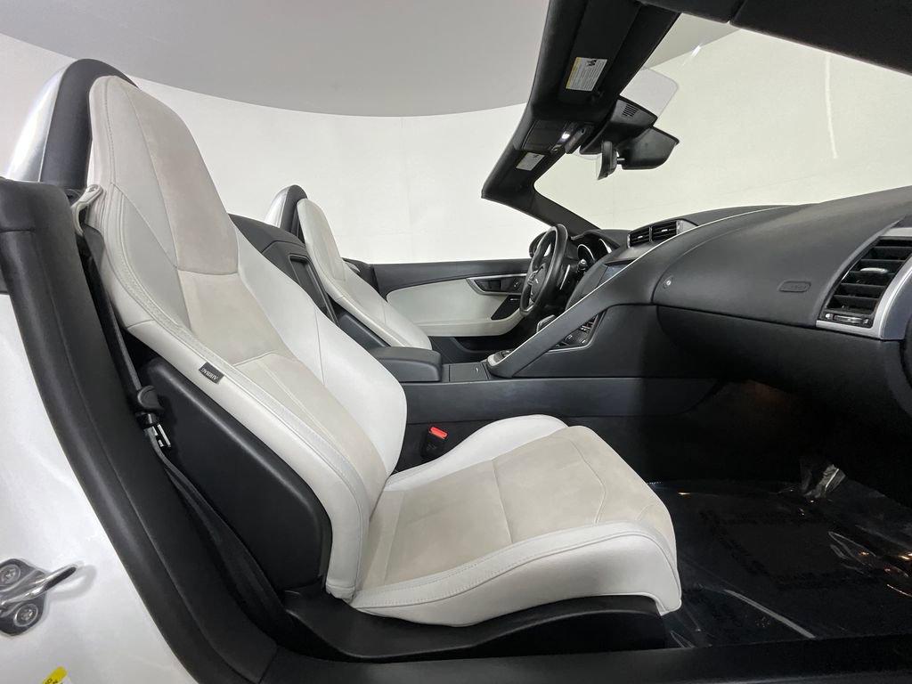 Used 2020 Jaguar F-TYPE Convertible RWD image 24