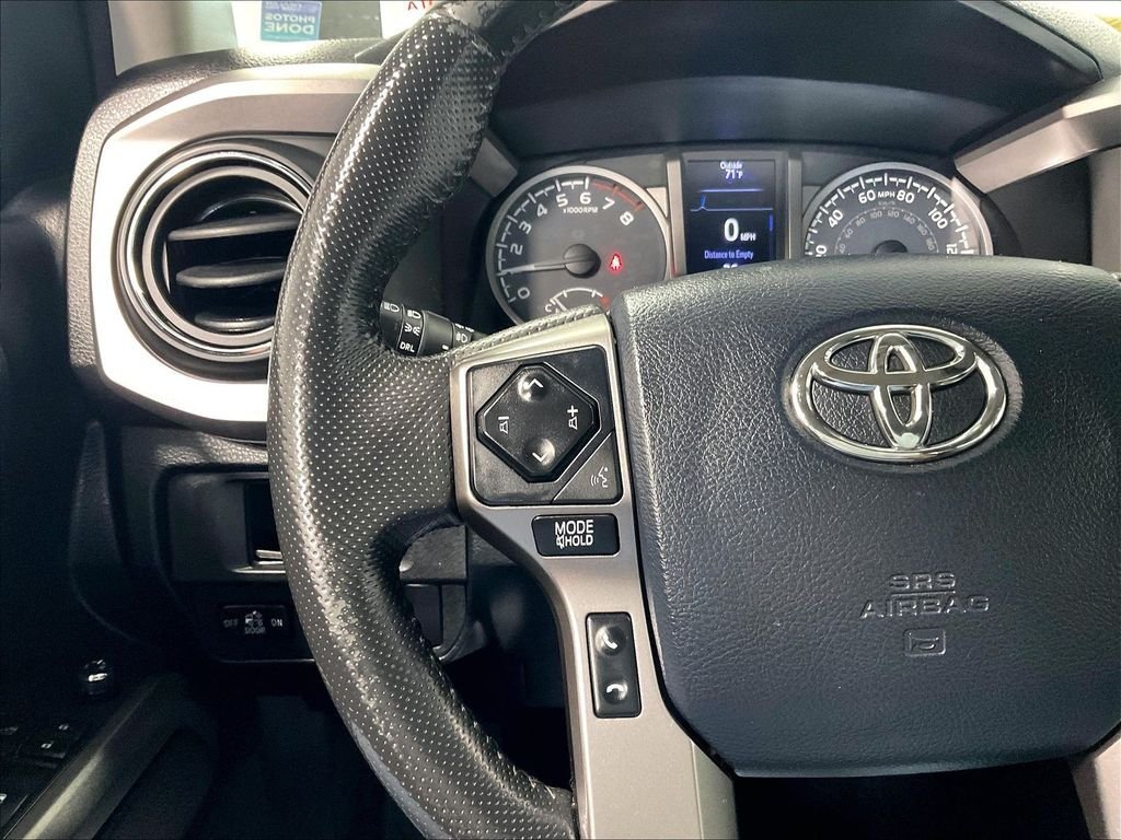 Used 2018 Toyota Tacoma SR5 AWD/4WD image 22