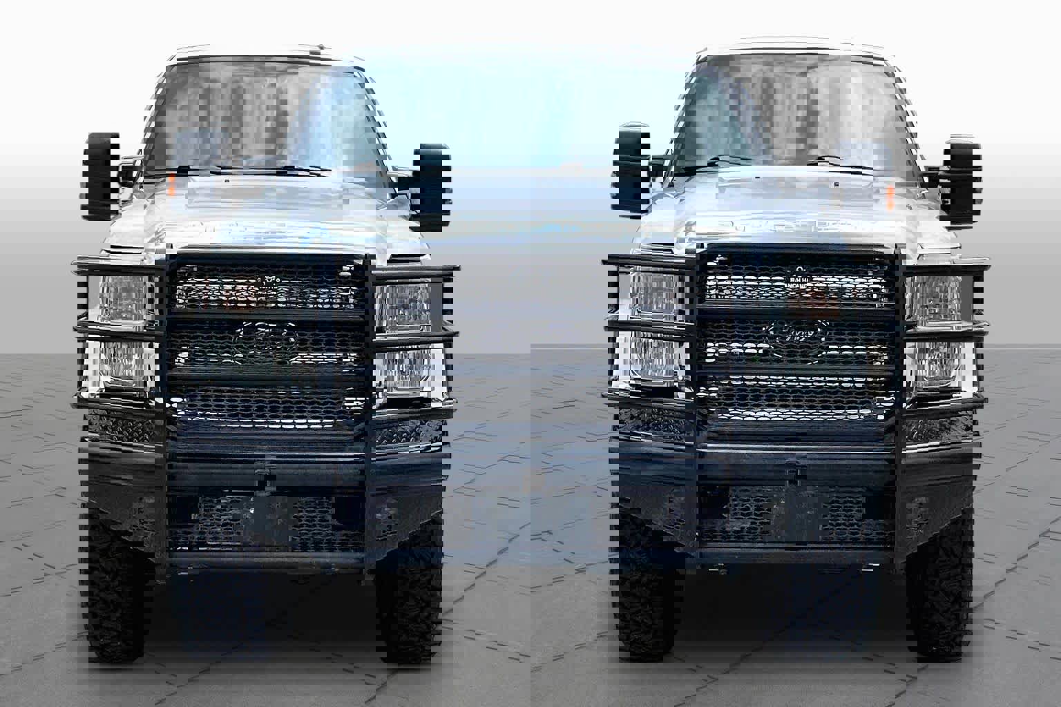 Used 2015 Ford F250 Lariat w/ Lariat Ultimate Package image 4