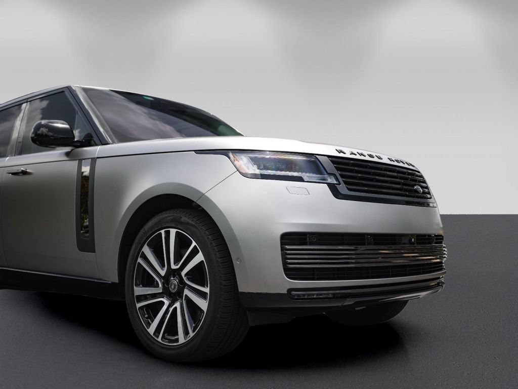 Used 2023 Land Rover Range Rover SV AWD/4WD image 9