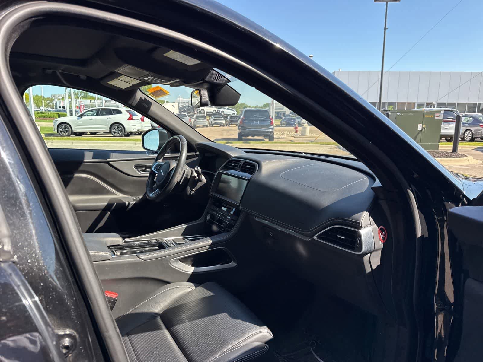 Used 2018 Jaguar F-PACE S AWD/4WD image 12