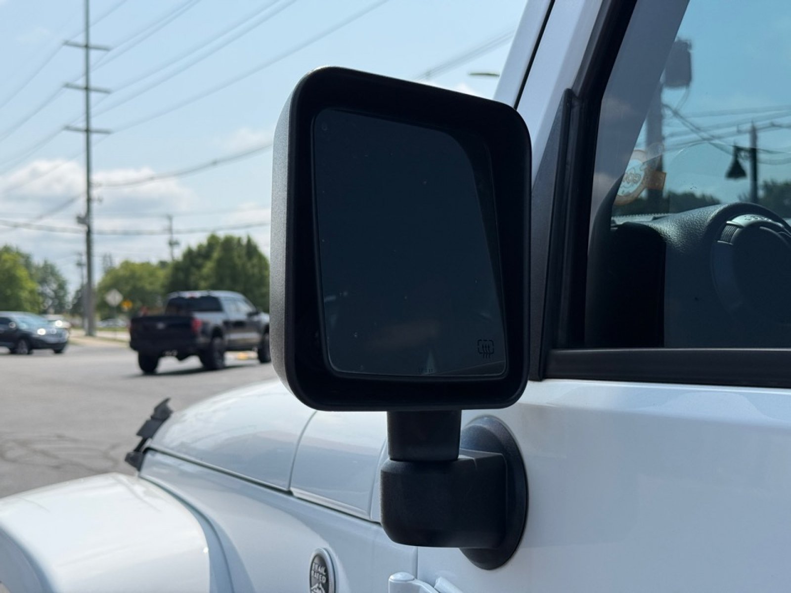 Used 2018 Jeep Wrangler Unlimited Sahara AWD/4WD image 35