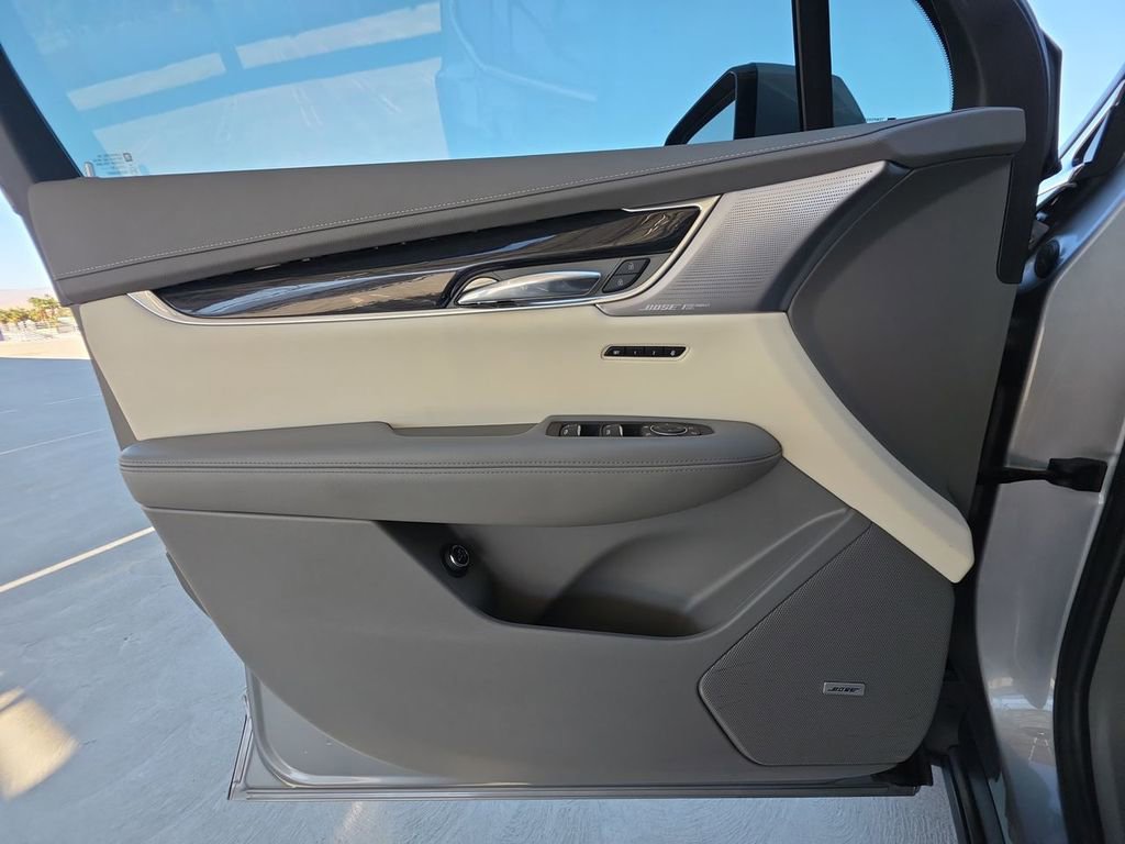 Certified 2025 Cadillac XT6 Premium Luxury w/ Technology Package FWD image 23