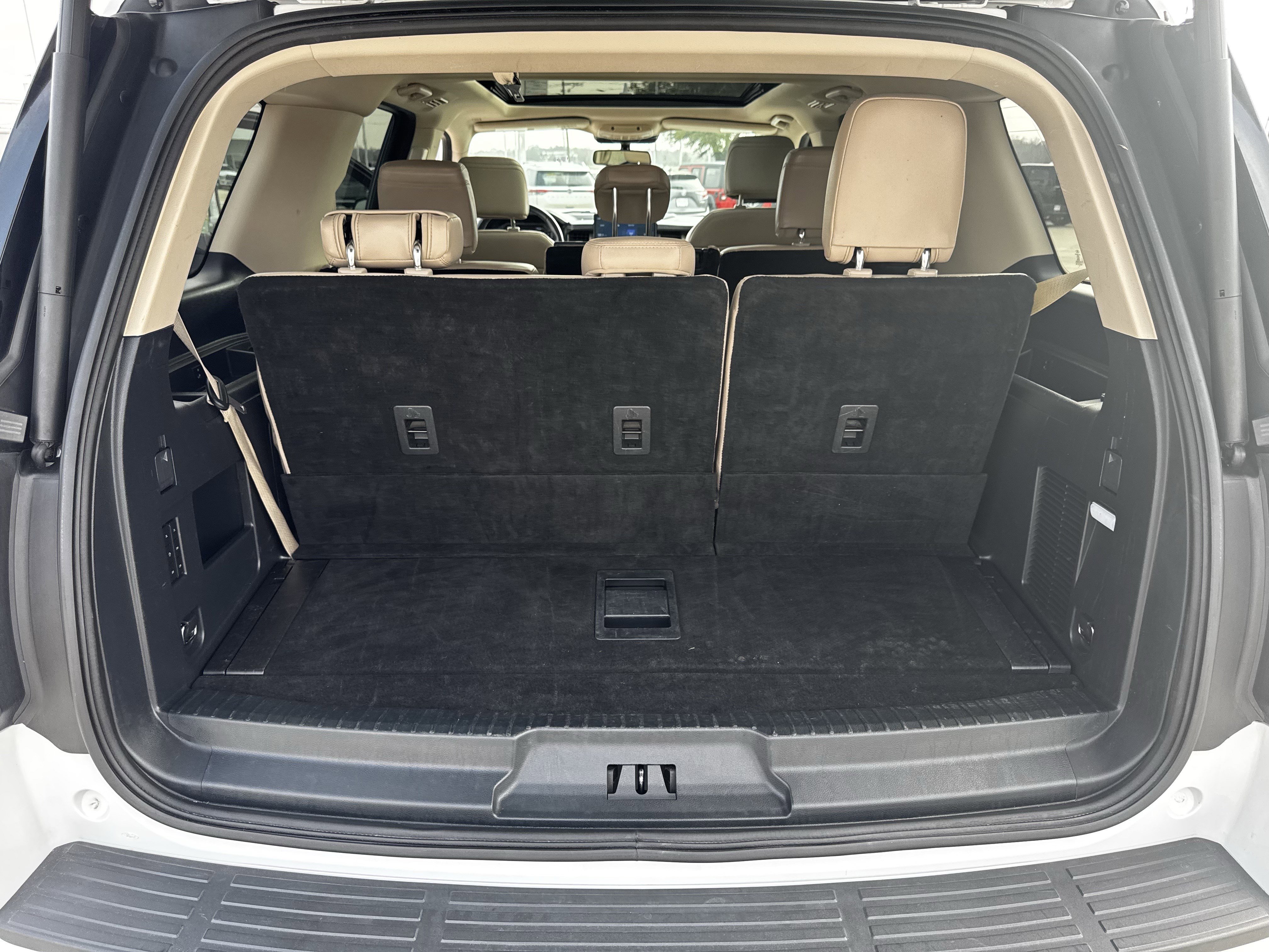 Used 2024 Ford Expedition Limited image 31
