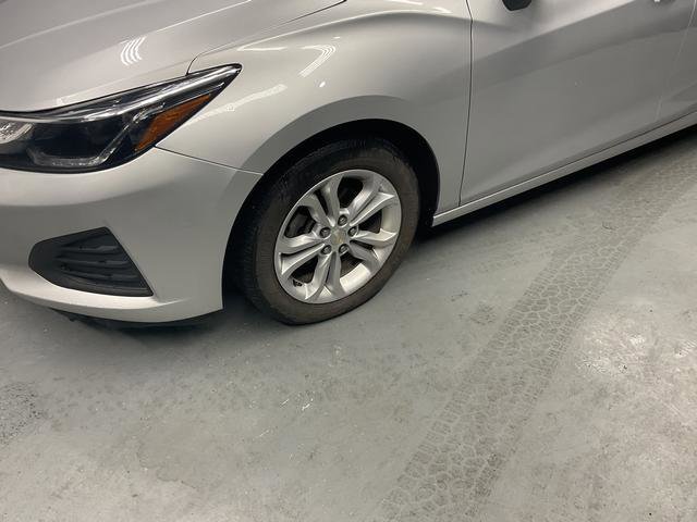 Used 2019 Chevrolet Cruze LT w/ Convenience Package image 7