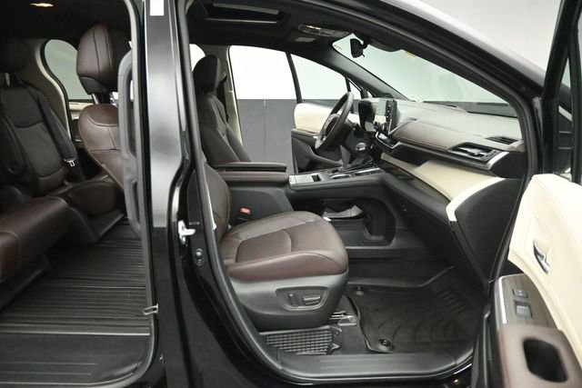 Used 2024 Toyota Sienna Platinum AWD/4WD image 29