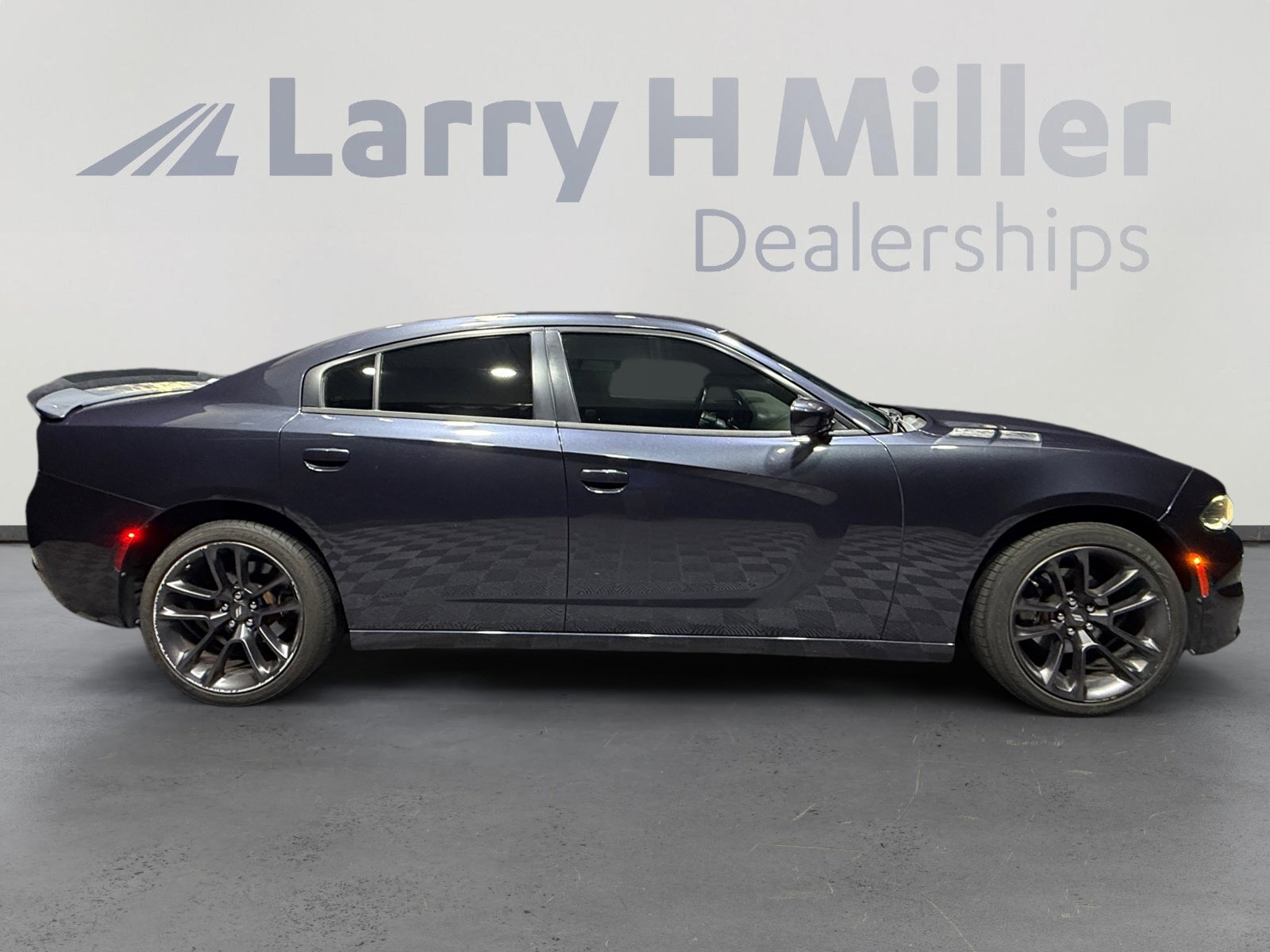 Used 2016 Dodge Charger SE image 6