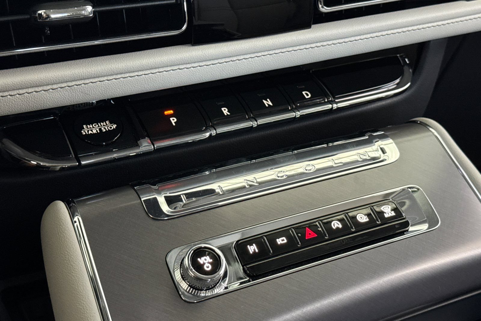 New 2026 Lincoln Aviator AWD image 18