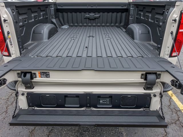 New 2026 Chevrolet Silverado 2500 ZR2 AWD/4WD image 11