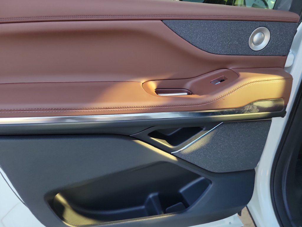New 2027 Lincoln Navigator L Reserve AWD/4WD image 19