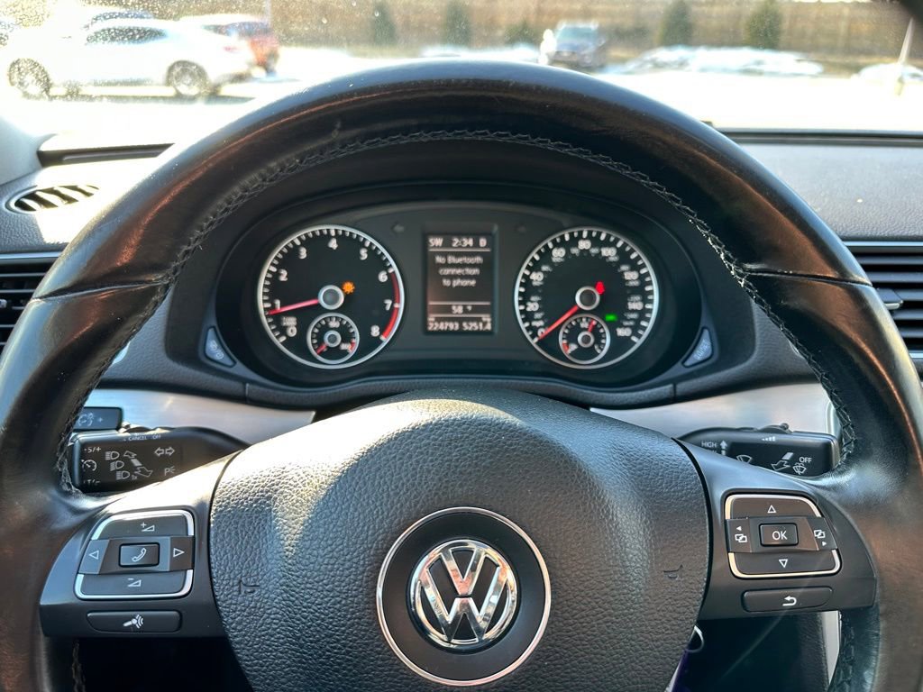 Used 2013 Volkswagen Passat 2.5 SE image 24