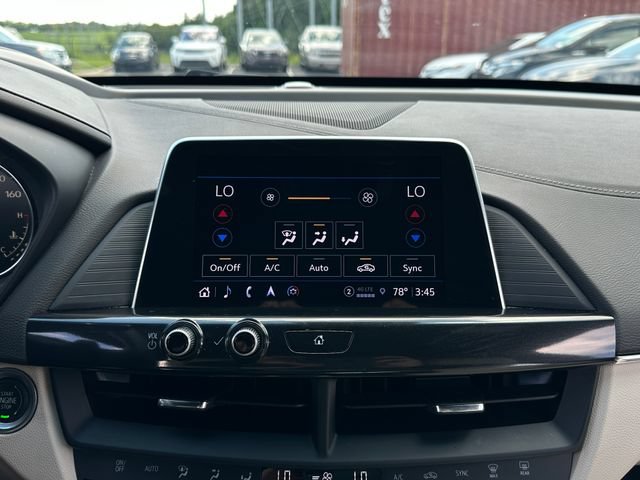 Used 2023 Cadillac CT4 Luxury w/ Sun And Sound Package RWD image 22