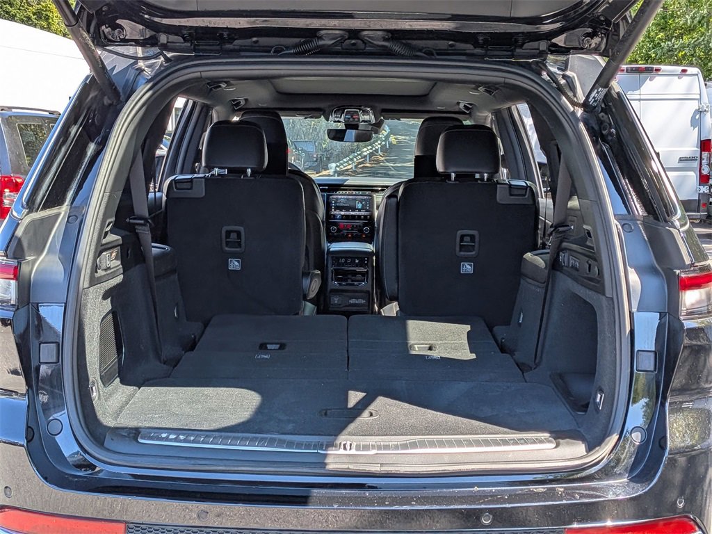 Certified 2023 Jeep Grand Cherokee L Overland w/ Rear Seat Video Group I image 5