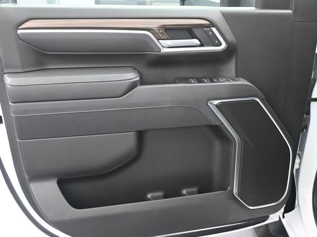 Used 2025 Chevrolet Silverado 2500 LT w/ Convenience Package image 9