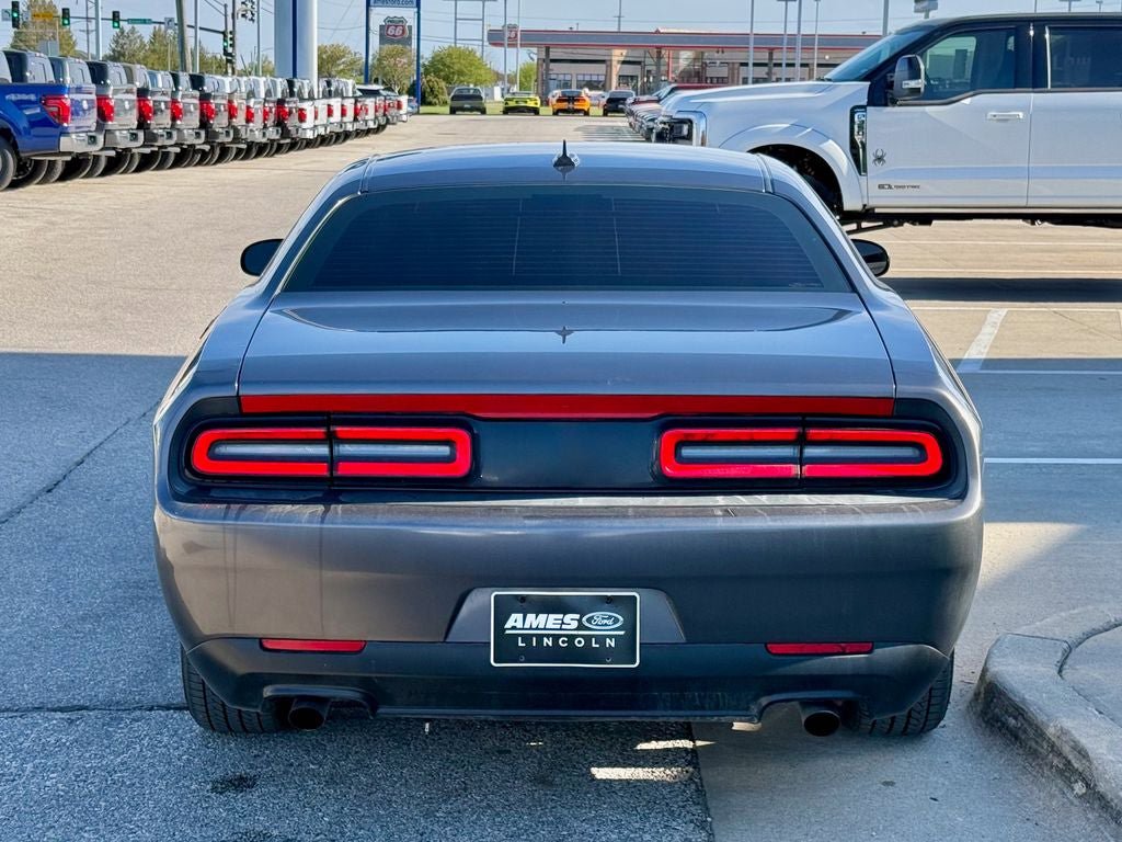 Used 2015 Dodge Challenger SXT w/ Sound Group RWD image 5