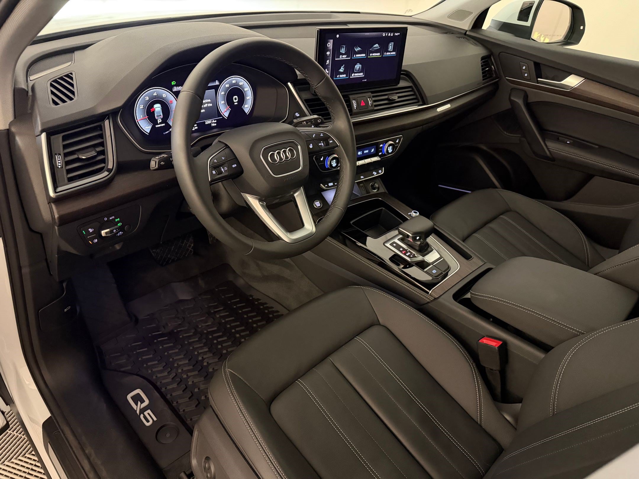 Certified 2023 Audi Q5 2.0T Premium Plus w/ Premium Plus Package AWD/4WD image 4