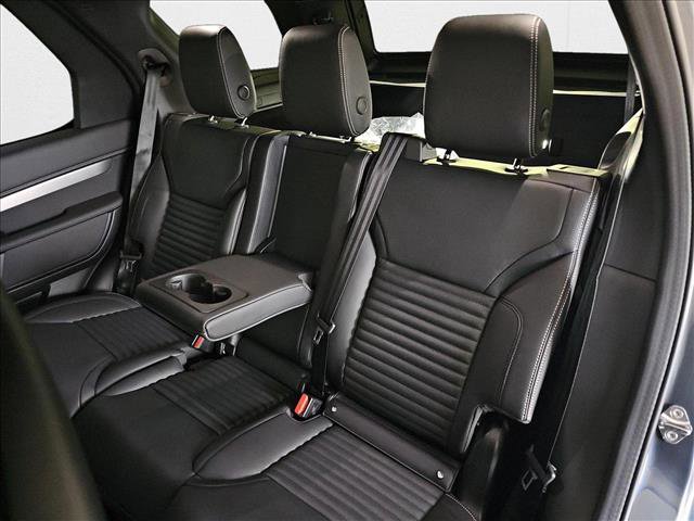 New 2025 Land Rover Discovery Dynamic SE AWD/4WD image 16