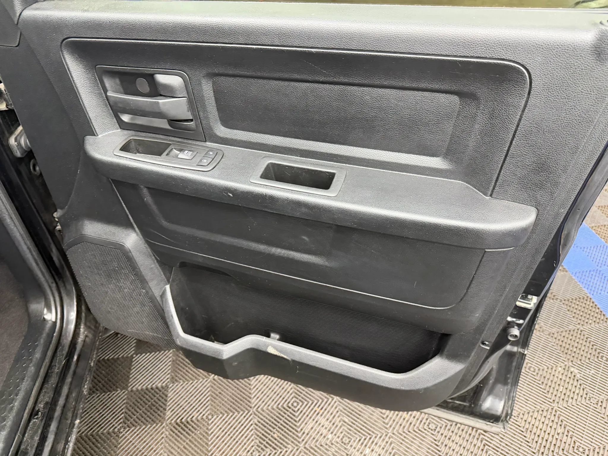 Used 2014 RAM 1500 ST AWD/4WD image 6