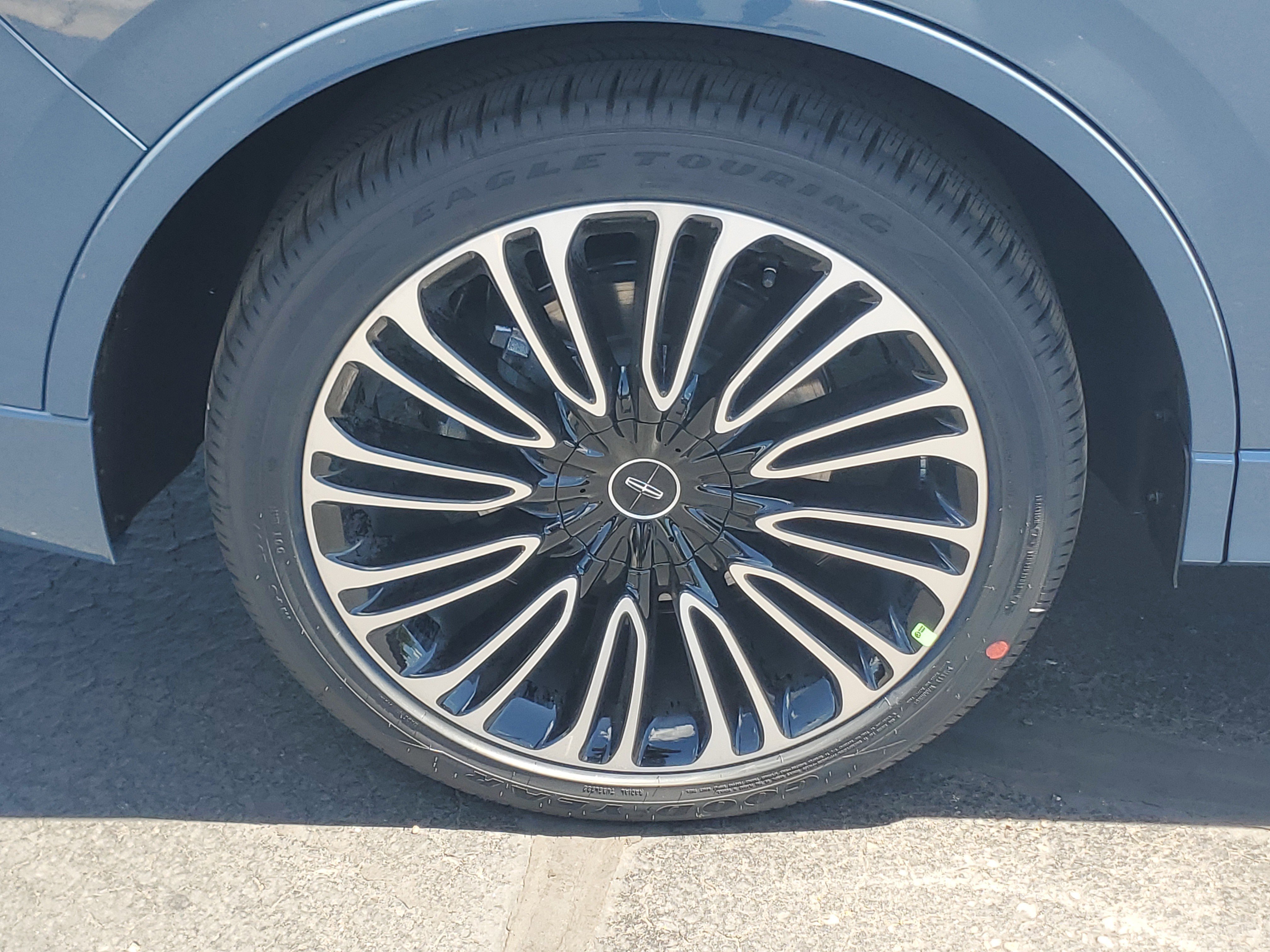 New 2026 Lincoln Aviator Black Label w/ Dynamic Handling Package AWD/4WD image 5